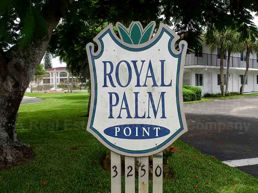 Royal Palm Point Signage